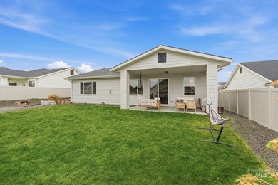 Welcome to 12602 S Teano Ave-an exceptional 2,128 sq ft, 3 bed - photo 42