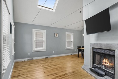 Renovated bungalow that could grace the cover of Dwell - photo 4