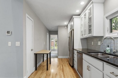 Renovated bungalow that could grace the cover of Dwell - photo 8
