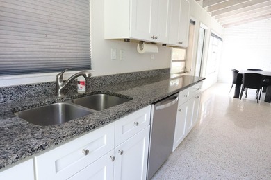Cute, bright 3-bedroom, 2-bath single family home conveniently - photo 14