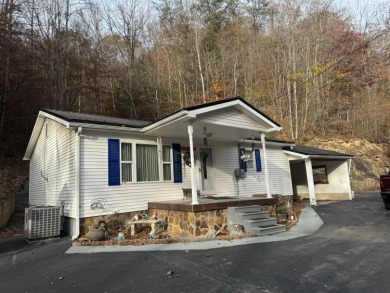 (private lake, pond, creek) Home For Sale in Lost Creek Kentucky