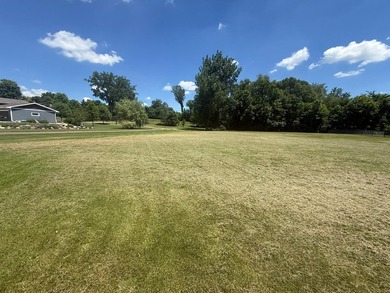 Three lots combined into one expansive parcel, creating a larger - photo 2