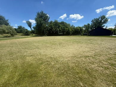 Three lots combined into one expansive parcel, creating a larger - photo 3