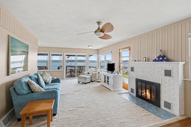 Enjoy refined year-round living on the shores of beautiful Round - photo 4