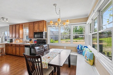 Enjoy refined year-round living on the shores of beautiful Round - photo 8