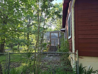 A rare find in Mena - a rustic home on 5 beautiful acres with - photo 3