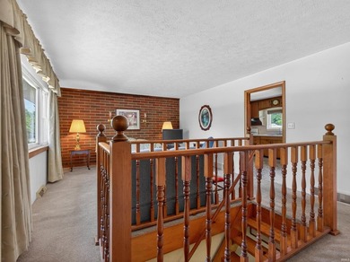 Conveniently located just minutes from downtown Warsaw, local - photo 5