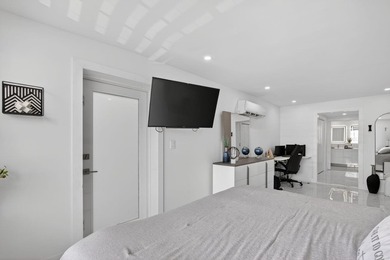 Motivated sellers! Welcome to this beautifully updated 4-bedroom - photo 30