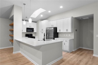 Stunning renovated home in highly sought after Pinnacle Place at - photo 5