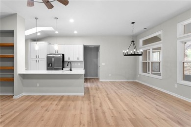 Stunning renovated home in highly sought after Pinnacle Place at - photo 10