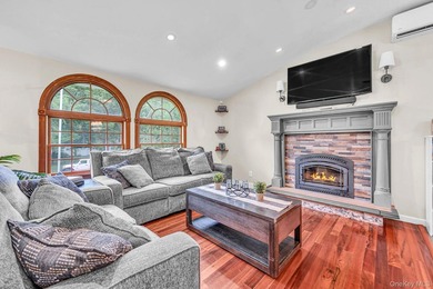 Welcome to 6 Mayflower Lane, an expanded wide-line hi-ranch - photo 4