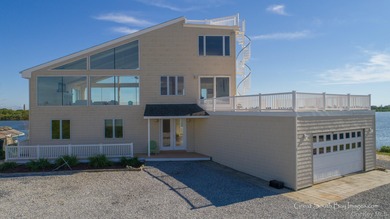 Beach Front Post Modern Contemporary on a 30 house Private - photo 1