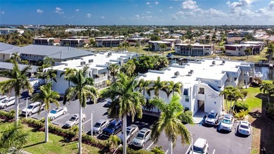 Impressive condo with DEEDED DOCK and 10,000 lb BOAT LIFT!! This - photo 2