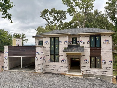 Lake Home For Sale in Chattanooga, Tennessee