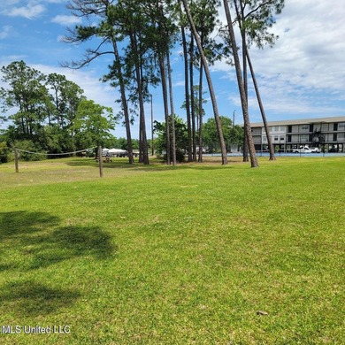 This charming 2 bedroom, 1.5 bath end unit condo is ideally - photo 6