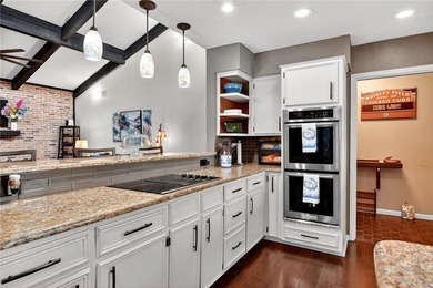 Open House Sun., June 14th from 1 to 3! Nestled in the desirable - photo 11