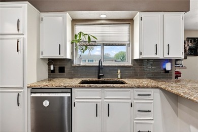 Open House Sun., June 14th from 1 to 3! Nestled in the desirable - photo 12