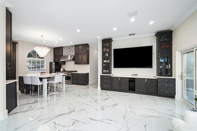 Situated on the 6th fairway along the course of Isleworth Golf & - photo 12