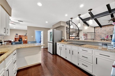 Open House Sun., June 14th from 1 to 3! Nestled in the desirable - photo 13