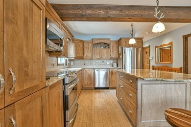 Ready to welcome you for the summer, this stunning waterfront - photo 14