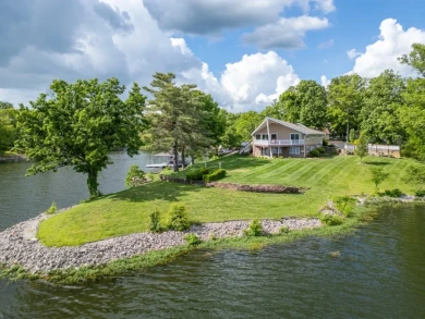 Waterfront, private peninsula - Lake Home For Sale in Marion, Illinois