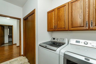 Beautiful townhome with an open floor plan and quality finished - photo 25