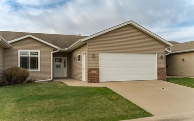 Beautiful townhome with an open floor plan and quality finished - photo 27