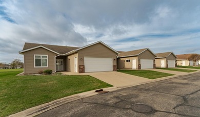 Beautiful townhome with an open floor plan and quality finished - photo 28