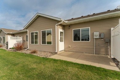 Beautiful townhome with an open floor plan and quality finished - photo 29