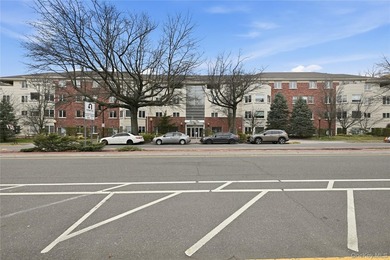 Welcome to this spacious 2-bedroom, 2.5-bathroom condominium - photo 3