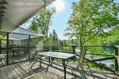 Ready to welcome you for the summer, this stunning waterfront - photo 34