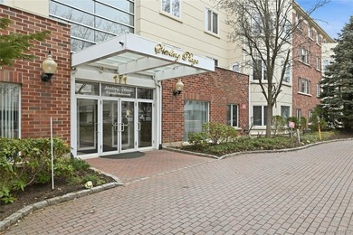 Welcome to this spacious 2-bedroom, 2.5-bathroom condominium - photo 6