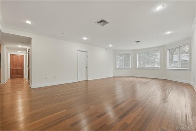 Welcome to this spacious 2-bedroom, 2.5-bathroom condominium - photo 8