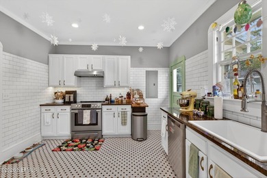 Seller motivated--bring your offer! This beautifully remodeled - photo 7