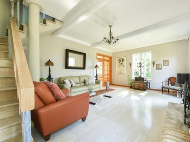 Classic Center Hall Colonial completely renovated. Extra large - photo 11