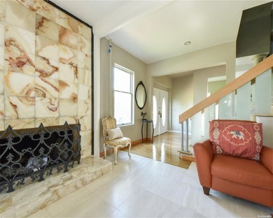 Classic Center Hall Colonial completely renovated. Extra large - photo 12