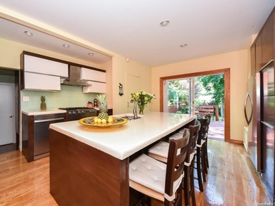 Classic Center Hall Colonial completely renovated. Extra large - photo 18