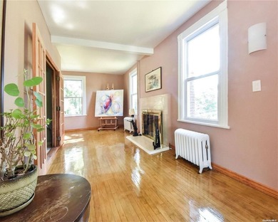 Classic Center Hall Colonial completely renovated. Extra large - photo 21