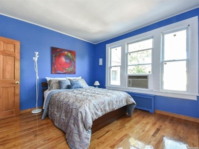 Classic Center Hall Colonial completely renovated. Extra large - photo 25