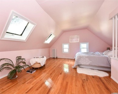 Classic Center Hall Colonial completely renovated. Extra large - photo 28