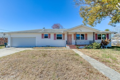 (private lake, pond, coastal) Home For Sale in Daytona Beach Florida