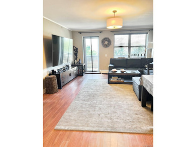 Beautiful 2 Bedroom Condo Just Steps To The Beach. Renovated - photo 5