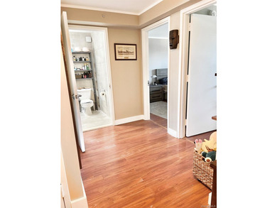 Beautiful 2 Bedroom Condo Just Steps To The Beach. Renovated - photo 10