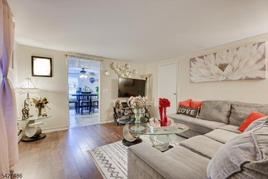 Amazing opportunity to Own a Mixed-Use House / Building. This - photo 2