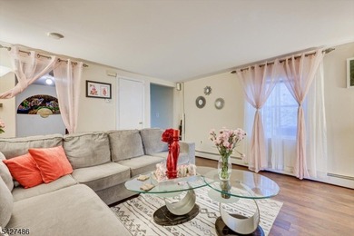 Amazing opportunity to Own a Mixed-Use House / Building. This - photo 3