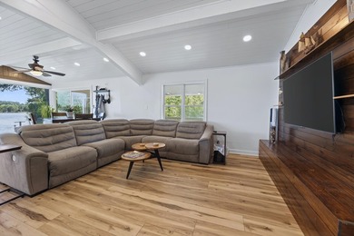 This beautifully renovated 5-bedroom, 3-bath Lake Marion - photo 15
