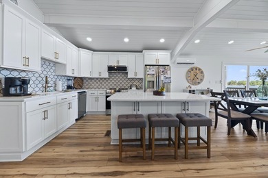 This beautifully renovated 5-bedroom, 3-bath Lake Marion - photo 16