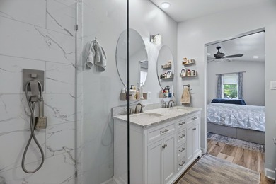 This beautifully renovated 5-bedroom, 3-bath Lake Marion - photo 28