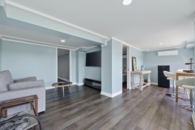 This beautifully renovated 5-bedroom, 3-bath Lake Marion - photo 34