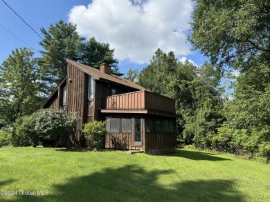 Lake George Home Sale Pending in Queensbury New York